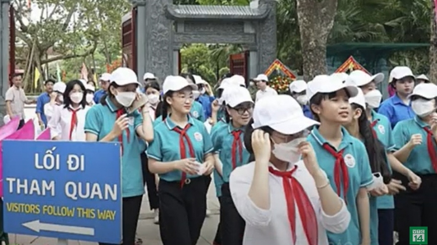 Tuyên Quang cấm nhà trường thu tiền học sinh đi tham quan