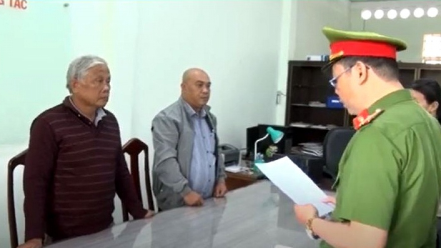 Tạm giam Đăng kiểm viên và Chủ nhiệm Hợp tác xã ở Khánh Hòa về hành vi nhận hối lộ