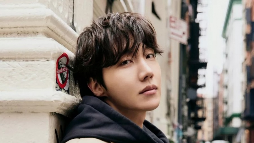 J-Hope bay cao trên bảng xếp hạng Billboard với "On The Street"