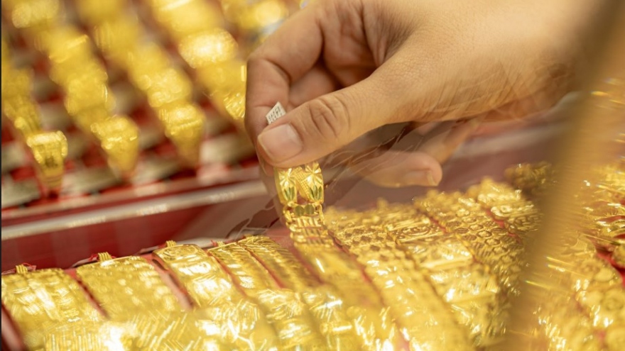 Giá vàng trong nước tiếp tục tăng, cao hơn giá thế giới 12,22 triệu đồng