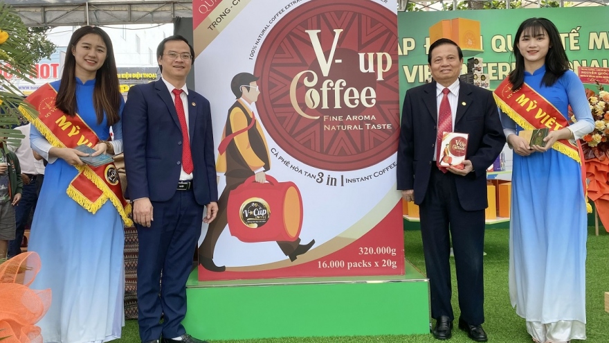 Hộp cà phê hòa tan lớn nhất Việt Nam tại Lễ hội cà phê Buôn Ma Thuột