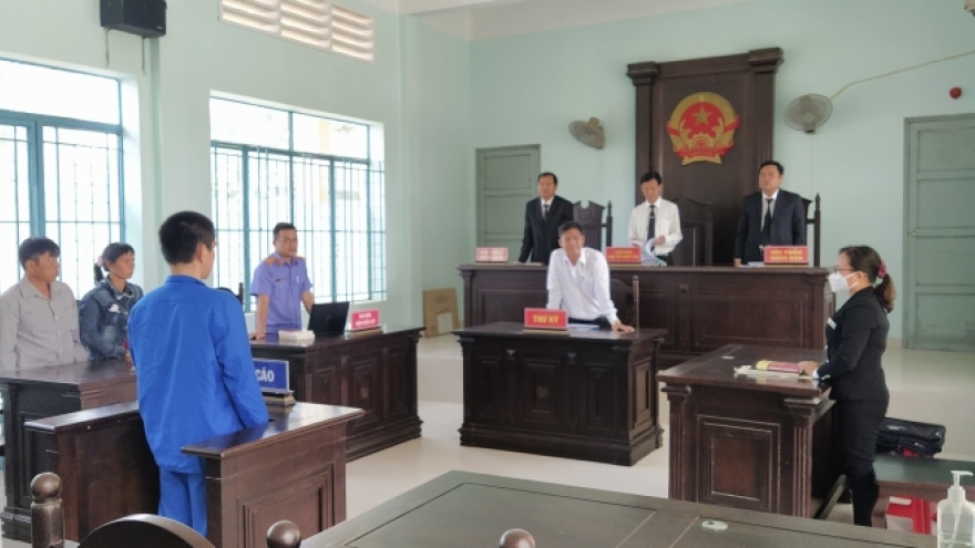 Phạt 5 năm tù giam với bị cáo phạm tội giao cấu với trẻ em tại Tiền Giang