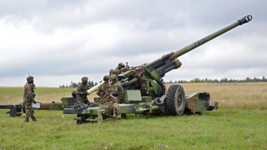Ukraine khai hỏa pháo kéo TRF1 tấn công tuyến đường tiếp tế ở miền Đông