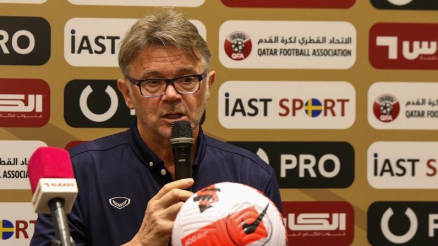 HLV Troussier: "Tôi mơ một ngày quốc ca Việt Nam vang lên ở World Cup"