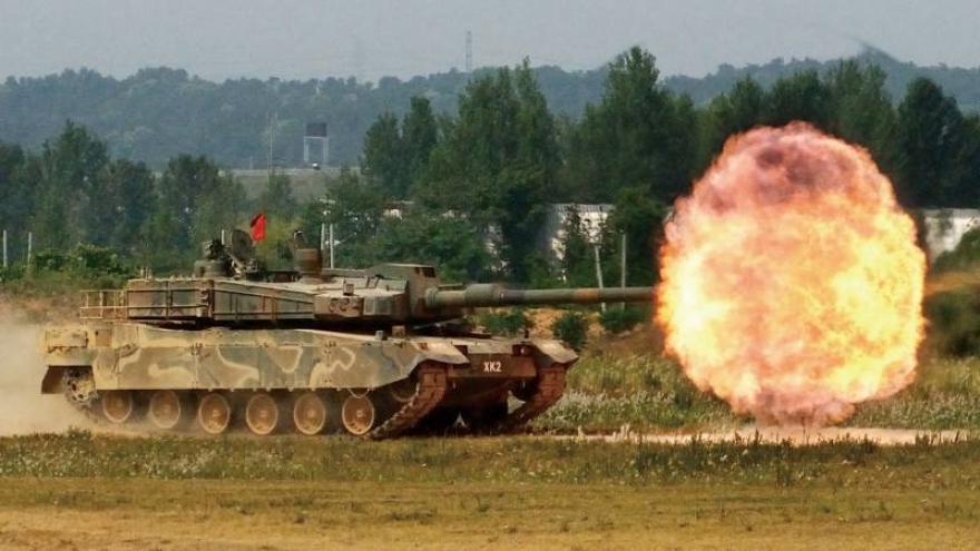 Ba Lan phô diễn sức mạnh của xe tăng và pháo tự hành mới nhằm răn đe đối thủ