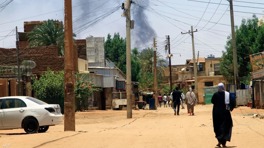 Giao tranh tại Sudan giảm bớt, các nước bắt đầu sơ tán công dân