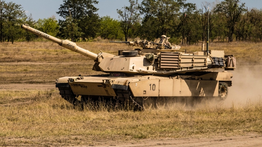Mỹ bắt đầu huấn luyện quân đội Ukraine sử dụng xe tăng Abrams