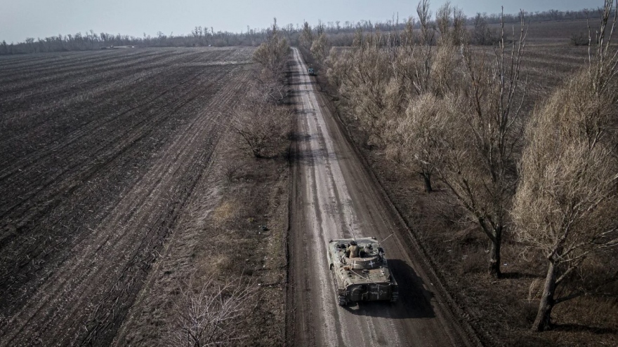 Bài toán khó của Ukraine trên tiền tuyến trải dải 1.000km trước khi phản công Nga