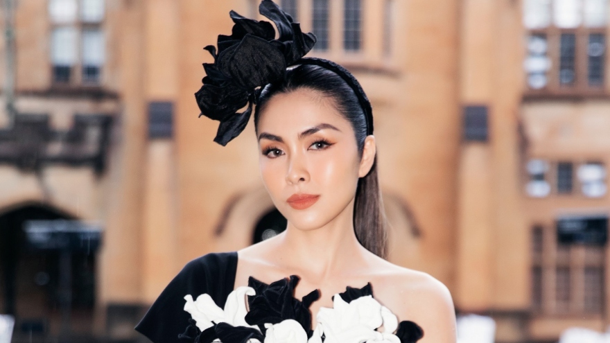 Tăng Thanh Hà, Lan Ngọc diện đầm đen quý phái trong show thời trang ở Australia