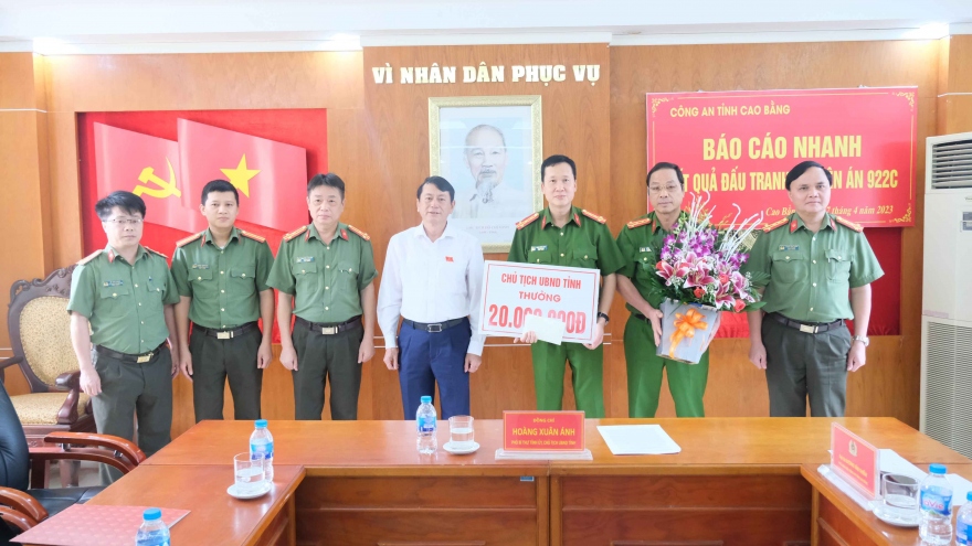 Khen thưởng Ban chuyên án phá đường dây ma túy "khủng" ở Cao Bằng