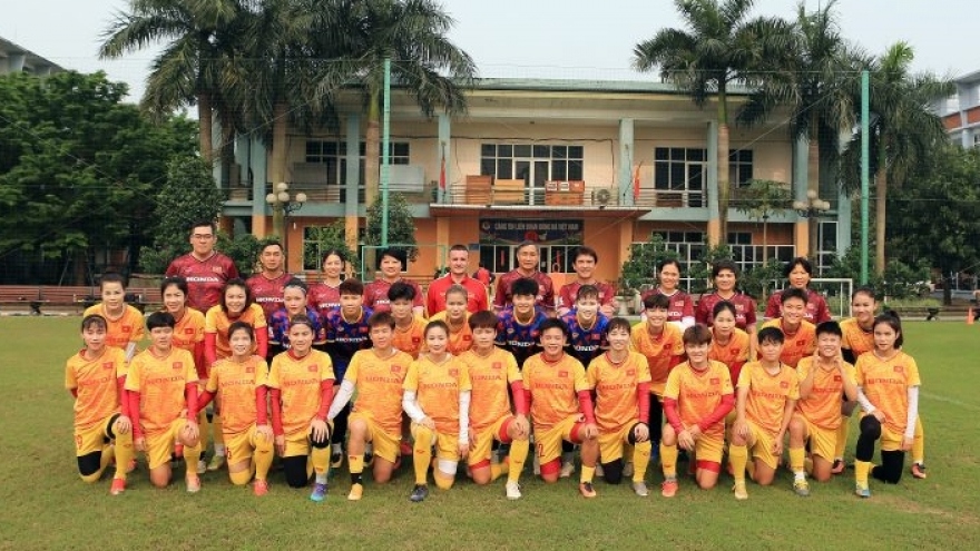 ĐT nữ Việt Nam lên đường sang Nhật Bản tập huấn cho SEA Games 32