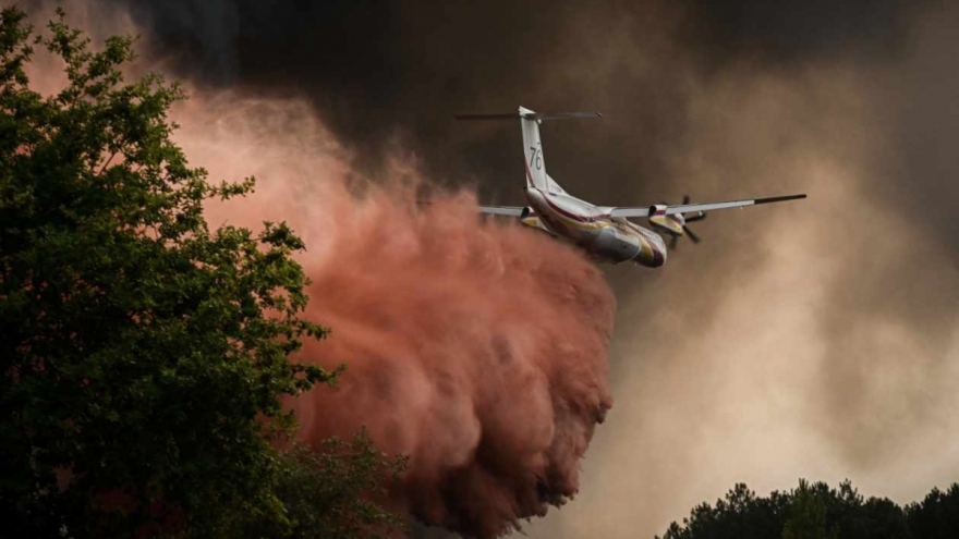 Cháy hơn 930 ha rừng ở Pháp, hàng trăm người phải sơ tán