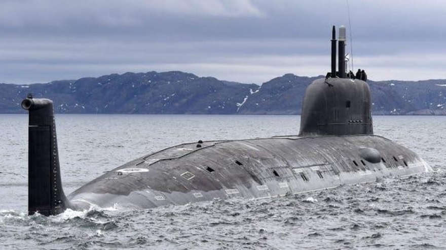 Cận cảnh tàu ngầm và máy bay chiến đấu Nga quần thảo ở Thái Bình Dương
