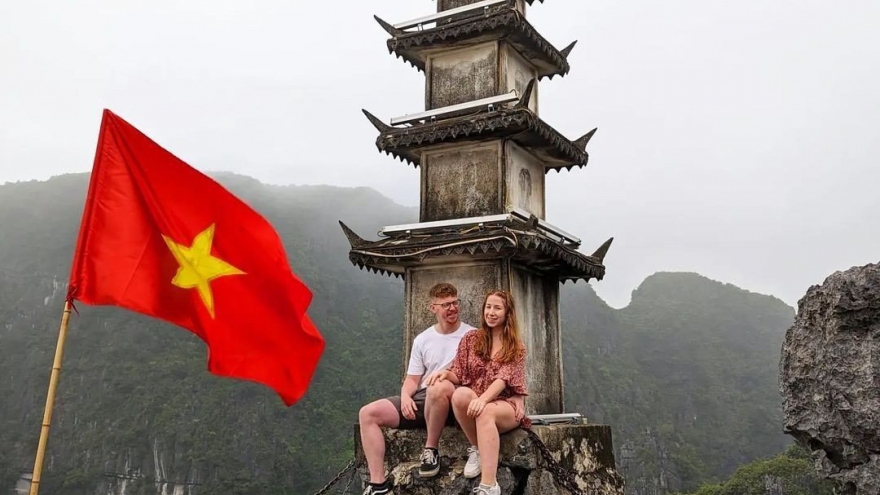 Trải nghiệm Hang Múa, đệ nhất checkin hút cả khách Tây lẫn khách Việt