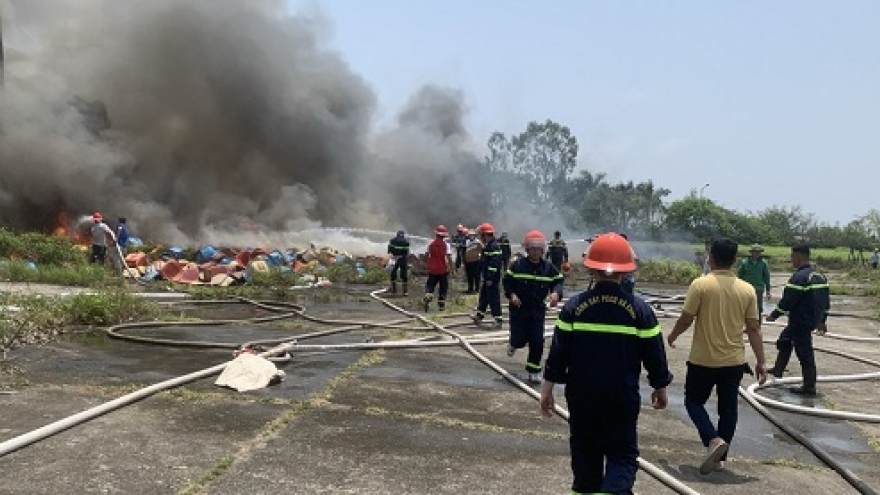 Dập tắt đám cháy tại Trung tâm huấn luyện thể thao Hải Phòng