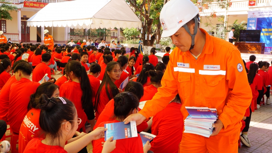 Những giải pháp căn cơ bảo đảm an toàn hành lang lưới điện ở Thanh Hóa