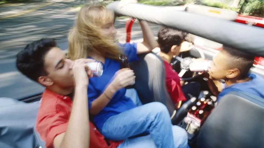 Tuổi teen say rượu lái xe: Nguy cơ gặp tai nạn chết người cao gấp 3 lần