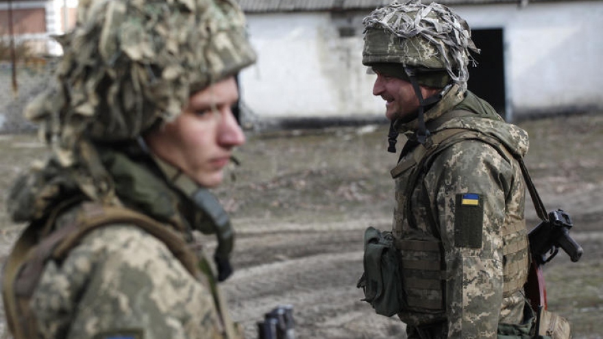 Ukraine thực hành chiến thuật tấn công, truy quét và bắt giữ binh sỹ đối phương