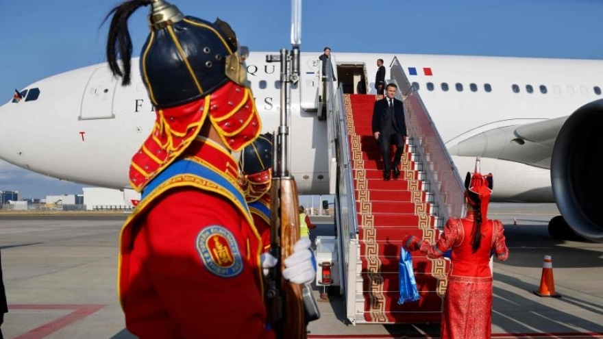Tổng thống Pháp Macron thăm Mông Cổ thúc đẩy hợp tác năng lượng