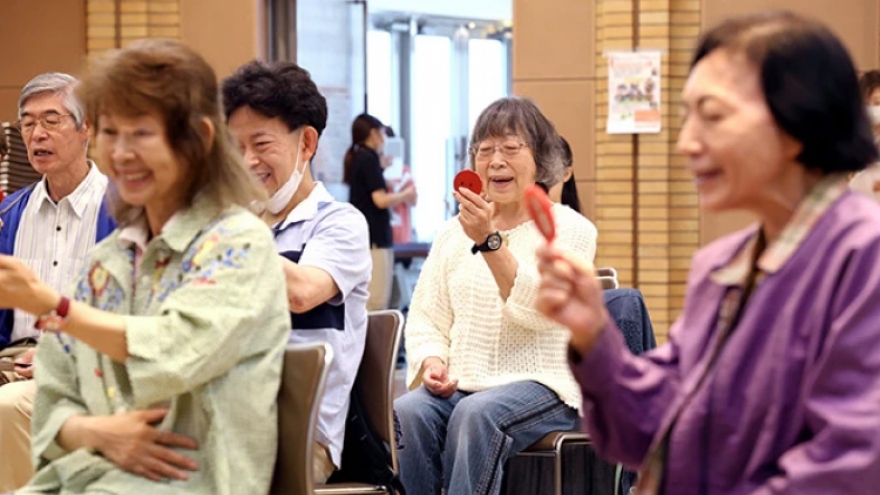 Nhiều người Nhật Bản tham gia khóa học “tìm lại nụ cười”