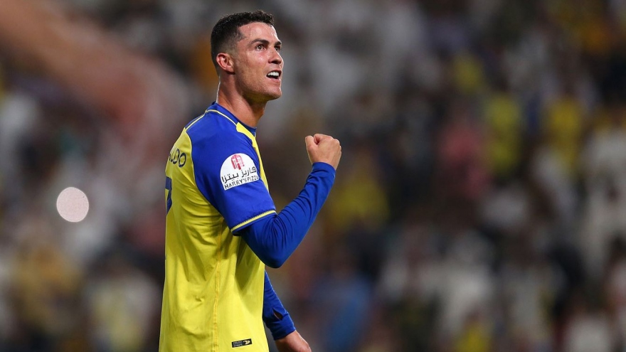 Ghi siêu phẩm giúp Al Nassr thắng trận, Ronaldo "nổ" tưng bừng