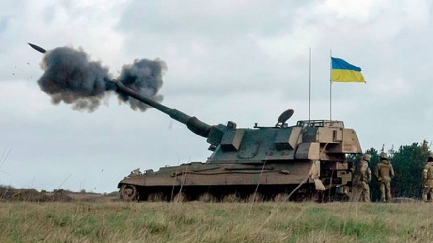 Ukraine ồ ạt bắn đạn pháo và tên lửa vào cứ điểm của Nga ở miền Đông