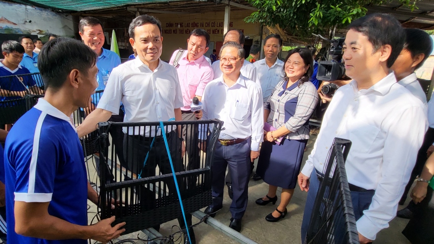 Phó Thủ tướng Trần Lưu Quang thăm cơ sở cai nghiện ma túy TP Cần Thơ