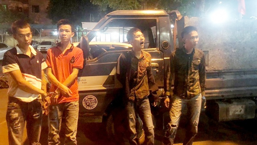 Hà Nội: Bốn đối tượng chung tiền mua ô tô tải để "hành nghề" trộm cắp