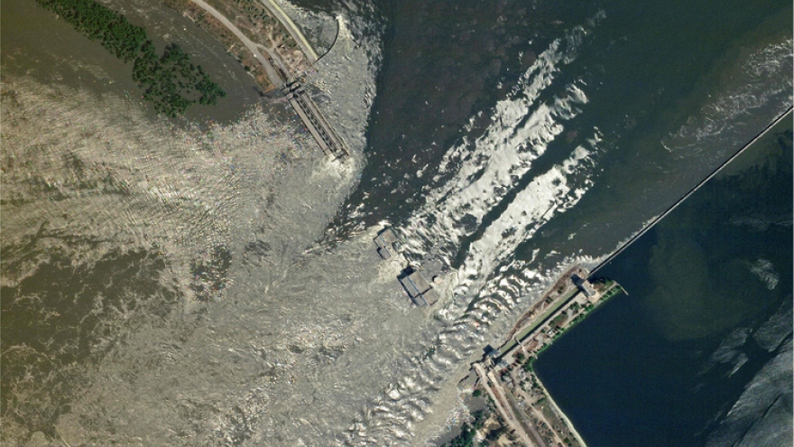 Ảnh vệ tinh lột tả mức độ nguy cấp của vụ vỡ đập Kherson