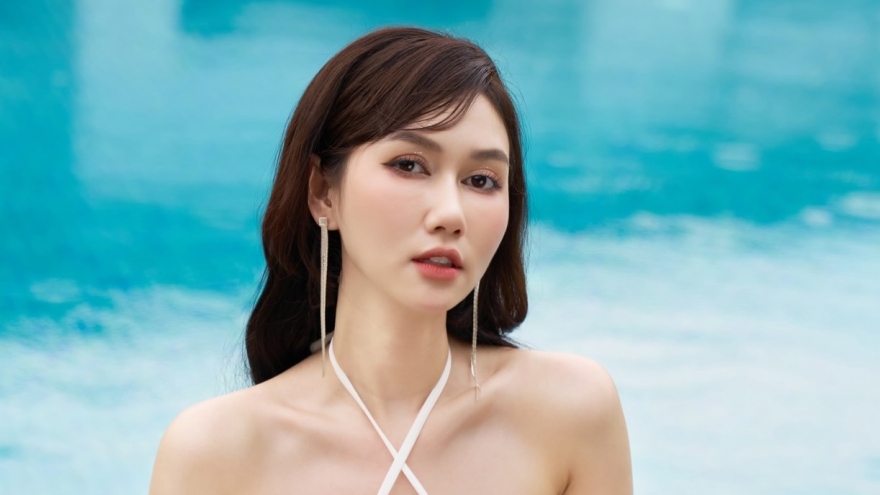 Diễn viên Hương Giang khoe sắc vóc quyến rũ bên bể bơi