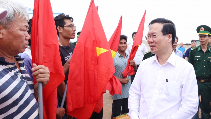 Chủ tịch nước Võ Văn Thưởng thăm, làm việc tại huyện đảo Phú Quý