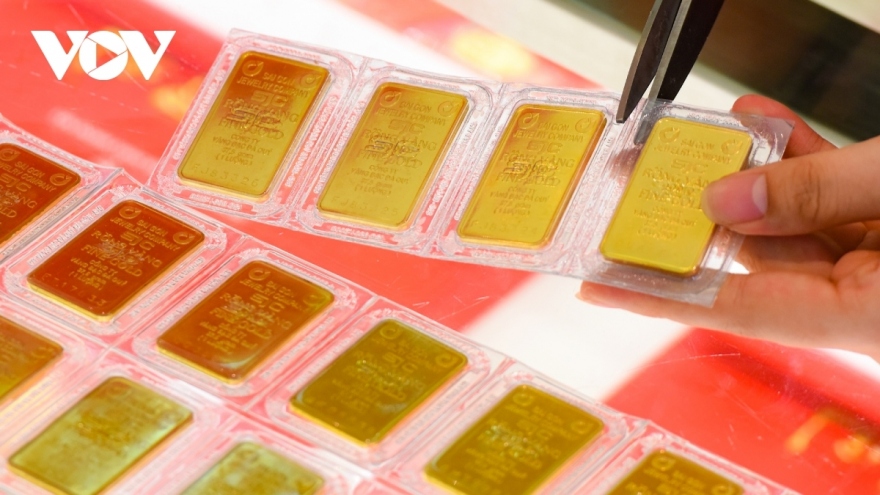Giá vàng hôm nay 18/12: Vàng SJC cao hơn vàng thế giới 14,90 triệu đồng/lượng