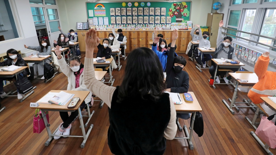 Chi phí giáo dục cao, Hàn Quốc thắt chặt kiểm soát giáo dục tư thục