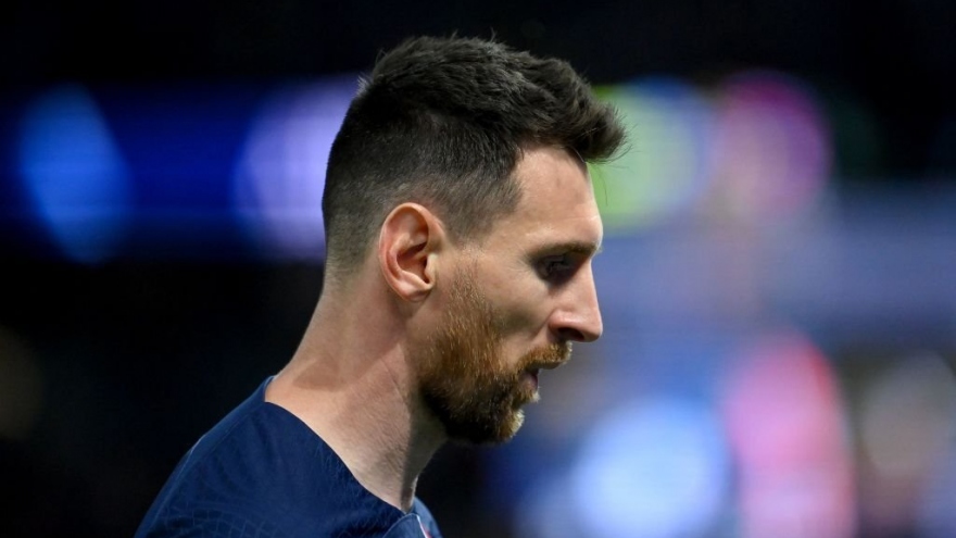 Messi đượm buồn trong lần cuối khoác áo PSG