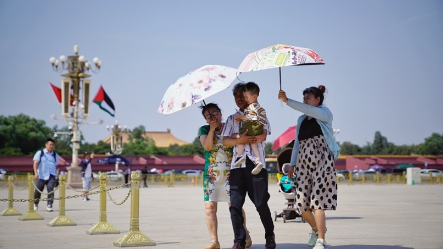 Bắc Kinh (Trung Quốc) nâng cảnh báo nắng nóng lên mức cao nhất