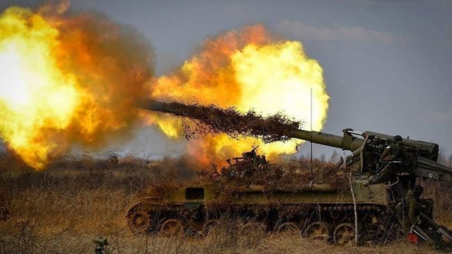 Pháo 2S5 Giatsint của Nga dội mưa hỏa lực phá hủy hệ thống pháo Ukraine