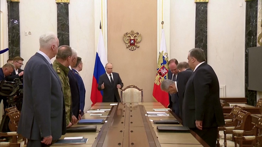 Tổng thống Nga Putin họp với các quan chức an ninh cấp cao sau vụ nổi loạn của Wagner