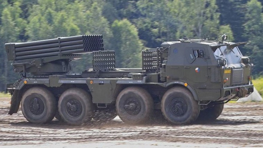 Pháo phản lực “Ma cà rồng” RM-70 của Ukraine dội hỏa lực tấn công thành trì Nga