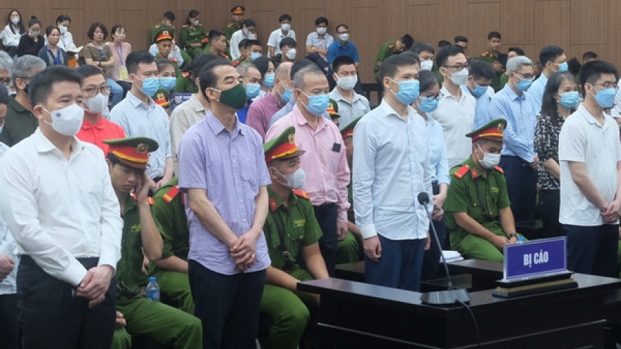 Vụ chuyến bay giải cứu: Bị cáo Nguyễn Tiến Mạnh nói vì mình mà vợ phạm tội