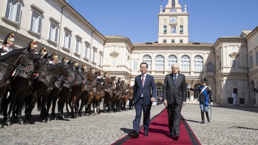 Tổng thống Italia và con gái chủ trì lễ tiễn chính thức Chủ tịch nước và phu nhân