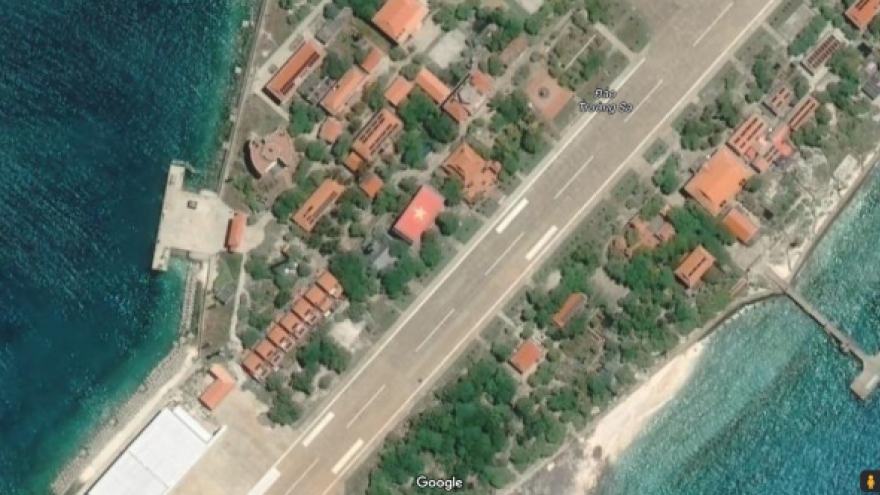 Google đã thay ảnh vệ tinh hiển thị rõ quốc kỳ Việt Nam tại đảo Trường Sa Lớn