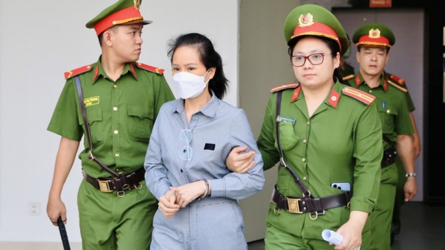 Cựu Cục trưởng Lãnh sự Nguyễn Thị Hương Lan khai nhận "quà" 25 tỷ đồng