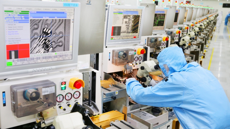 Mỹ phản đối Trung Quốc kiểm soát xuất khẩu kim loại sản xuất chíp bán dẫn