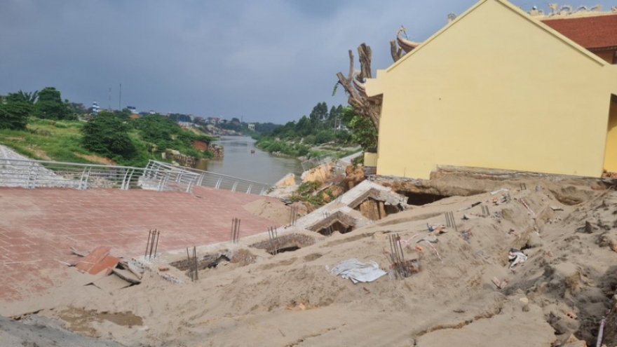 Khẩn trương xử lý sự cố sạt trượt bờ hữu sông Phó Đáy ở Vĩnh Phúc