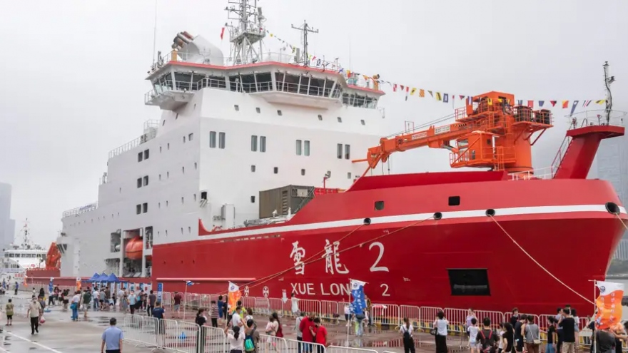 Trung Quốc triển khai tàu phá băng thám hiểm vùng cực Bắc của hành tinh