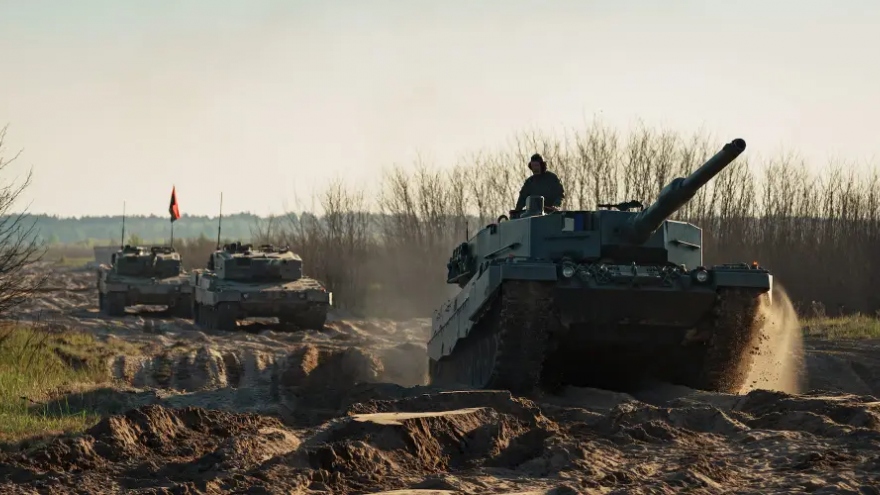 Tương quan lực lượng xe tăng Nga – Ukraine sau hơn 18 tháng xung đột