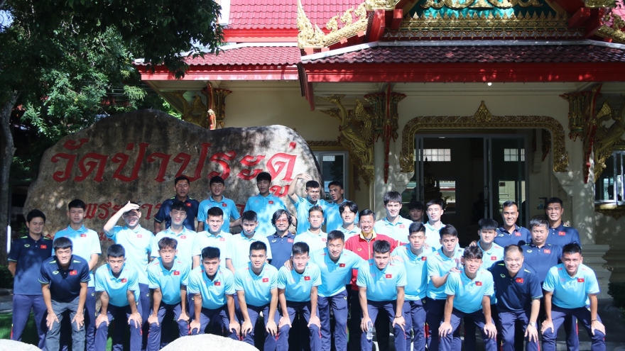 U23 Việt Nam đi lễ chùa trước khi bước vào giải U23 Đông Nam Á 2023