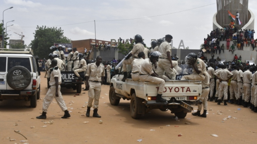 Một tháng sau đảo chính tại Niger: Nguy cơ xung đột lùi xa, thách thức đặt ra