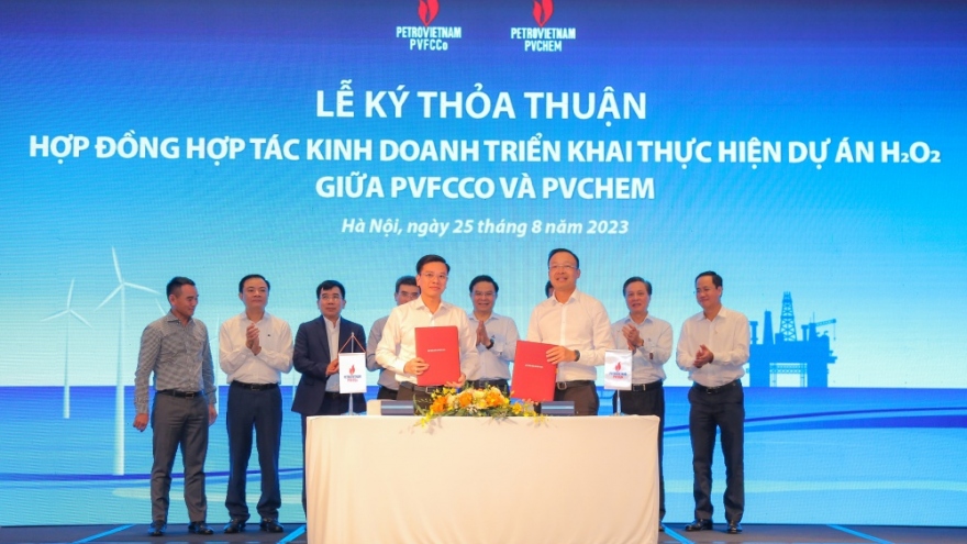 PVFCCo và PVChem ký kết hợp tác kinh doanh dự án Nhà máy sản xuất nước Oxy già