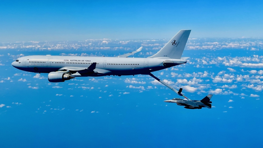 Australia và Indonesia lần đầu huấn luyện tiếp nhiên liệu trên không